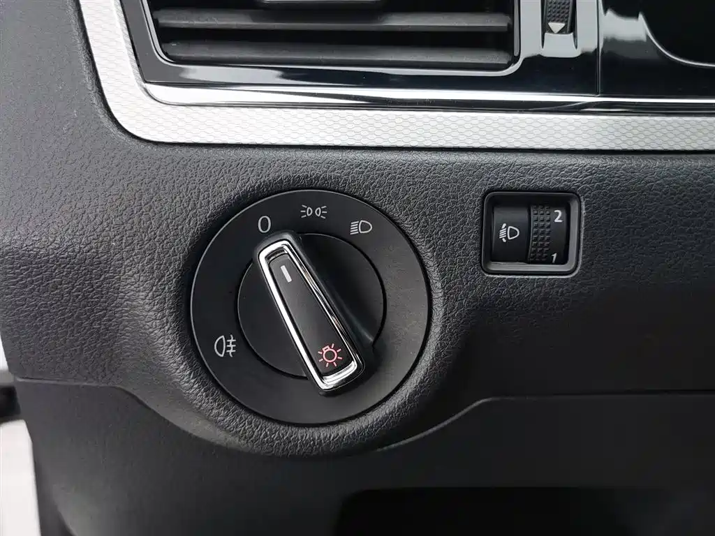 Volkswagen Bora 2015 — фото 21