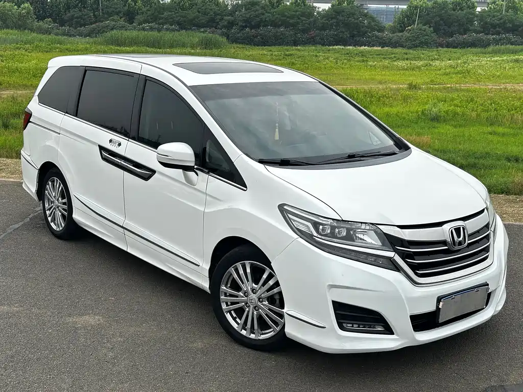 Honda Elysion 2017 — фото 12