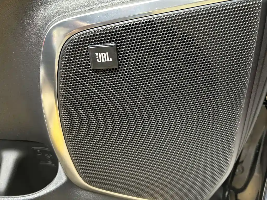 Toyota Vellfire 2021 — фото 16