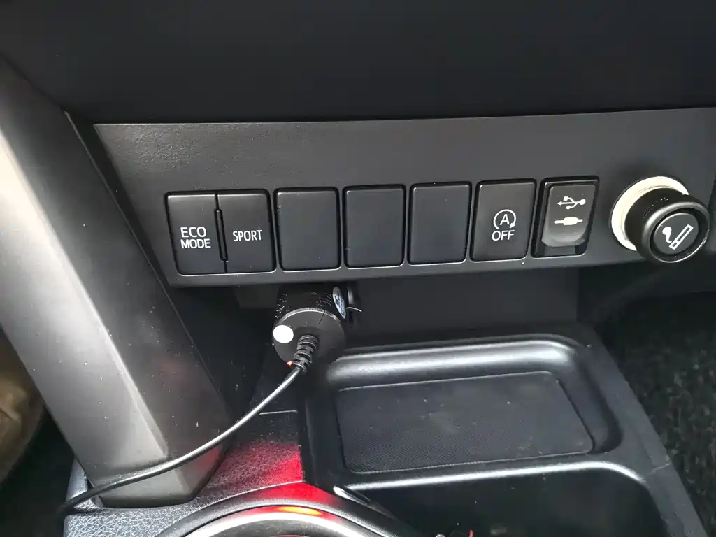 Toyota RAV4 2019 — фото 15