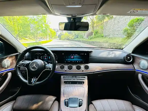 Mercedes-Benz E-Class 2022