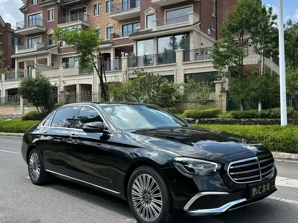Mercedes-Benz E-Class 2022