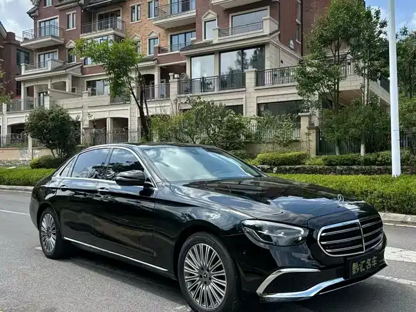 Mercedes-Benz E-Class 2022