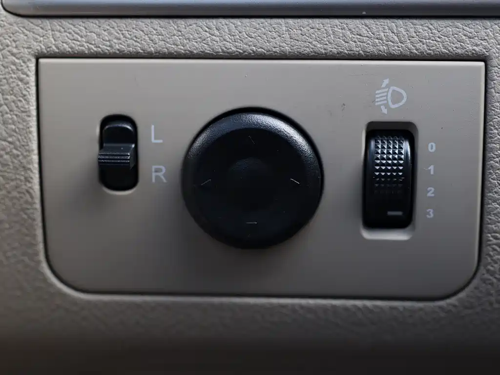 Buick Excelle 2015 — фото 10