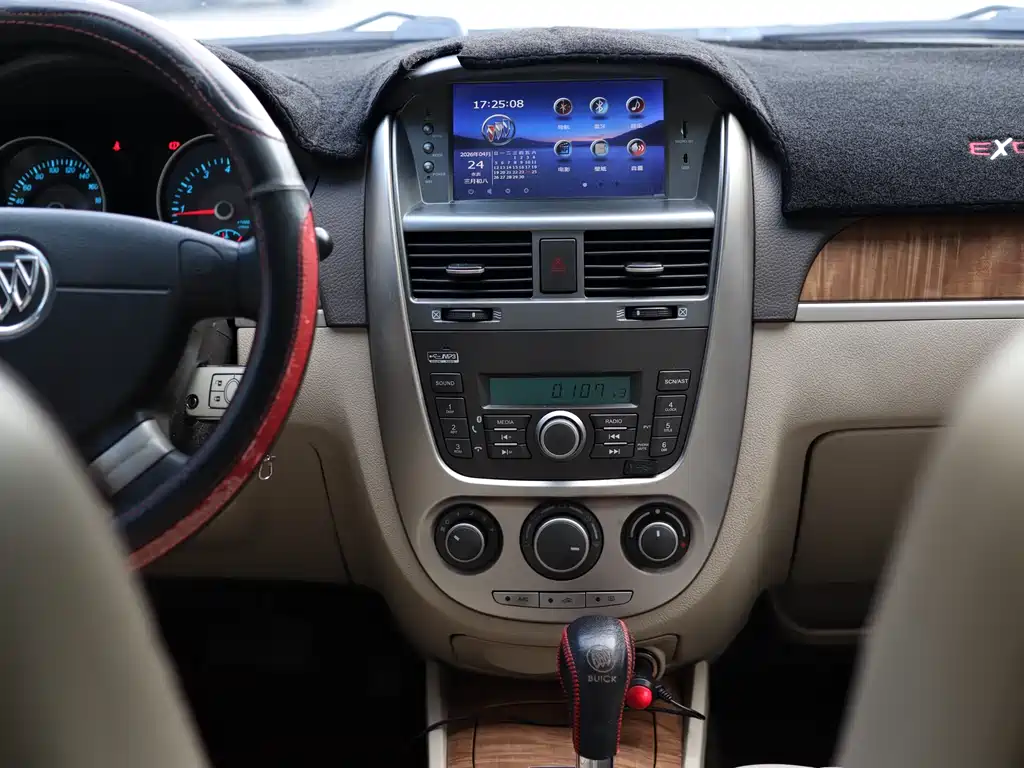 Buick Excelle 2015 — фото 19