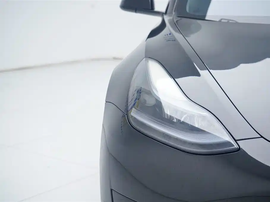 Tesla Model 3 2023 — фото 16