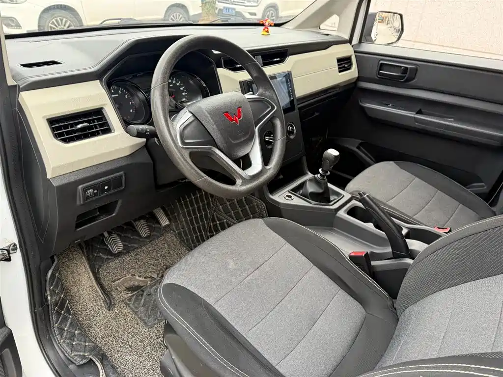 Wuling Journey 2023