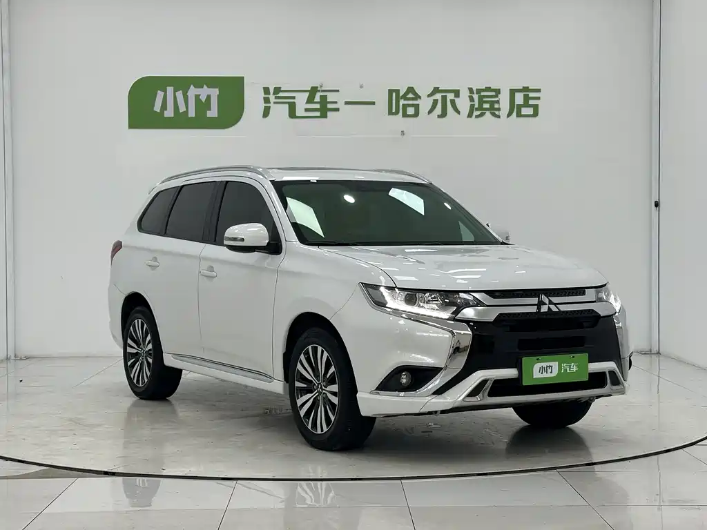 Mitsubishi Outlander 2023
