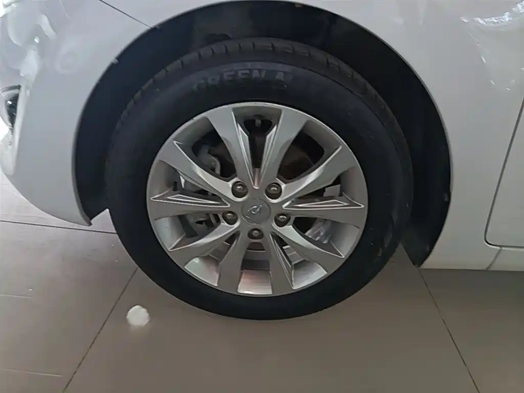 Hyundai Elantra Langdong 2018 — фото 22