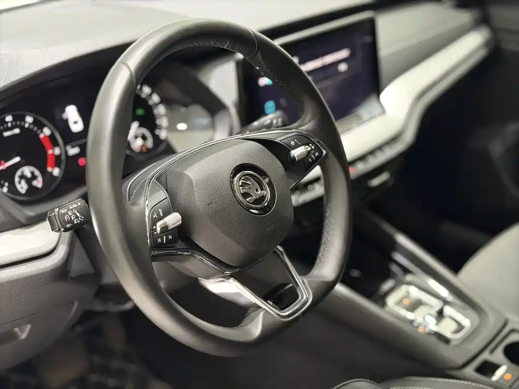 Skoda Octavia 2022 — фото 11
