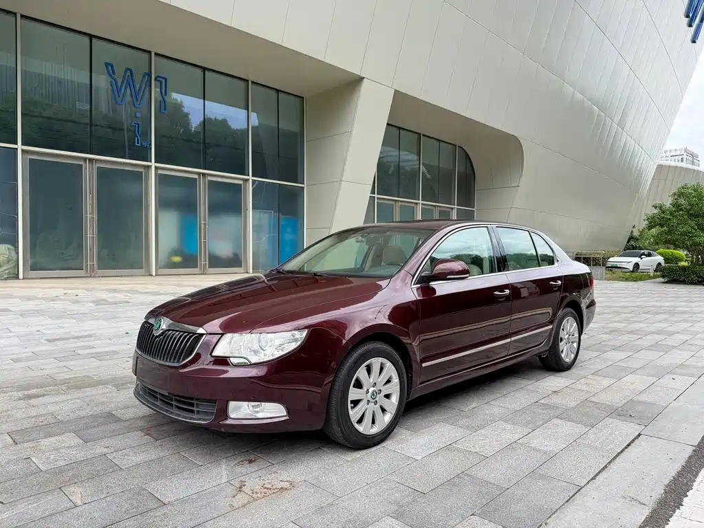 Skoda Superb 2013 — фото 1