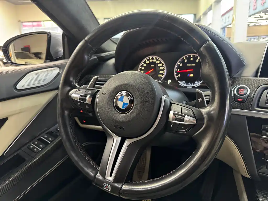 BMW M6 2016 — фото 13