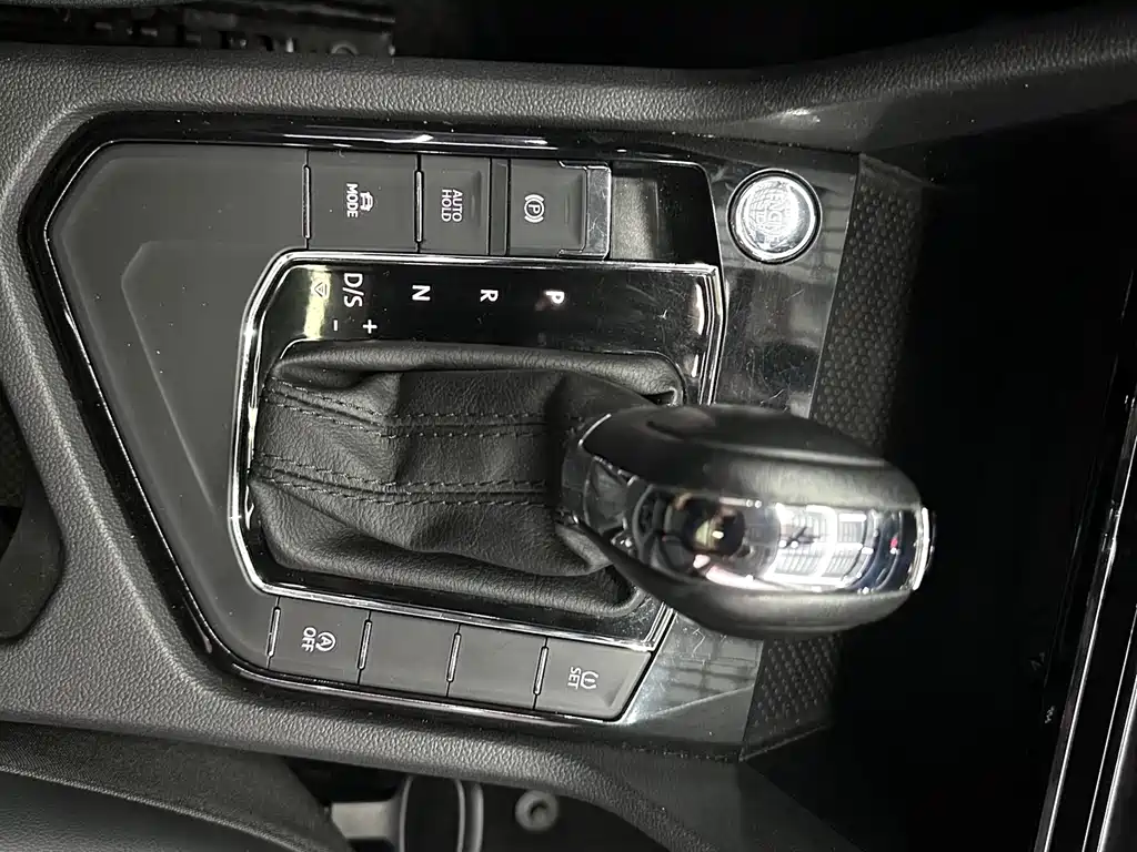 Volkswagen Tharu 2021 — фото 18