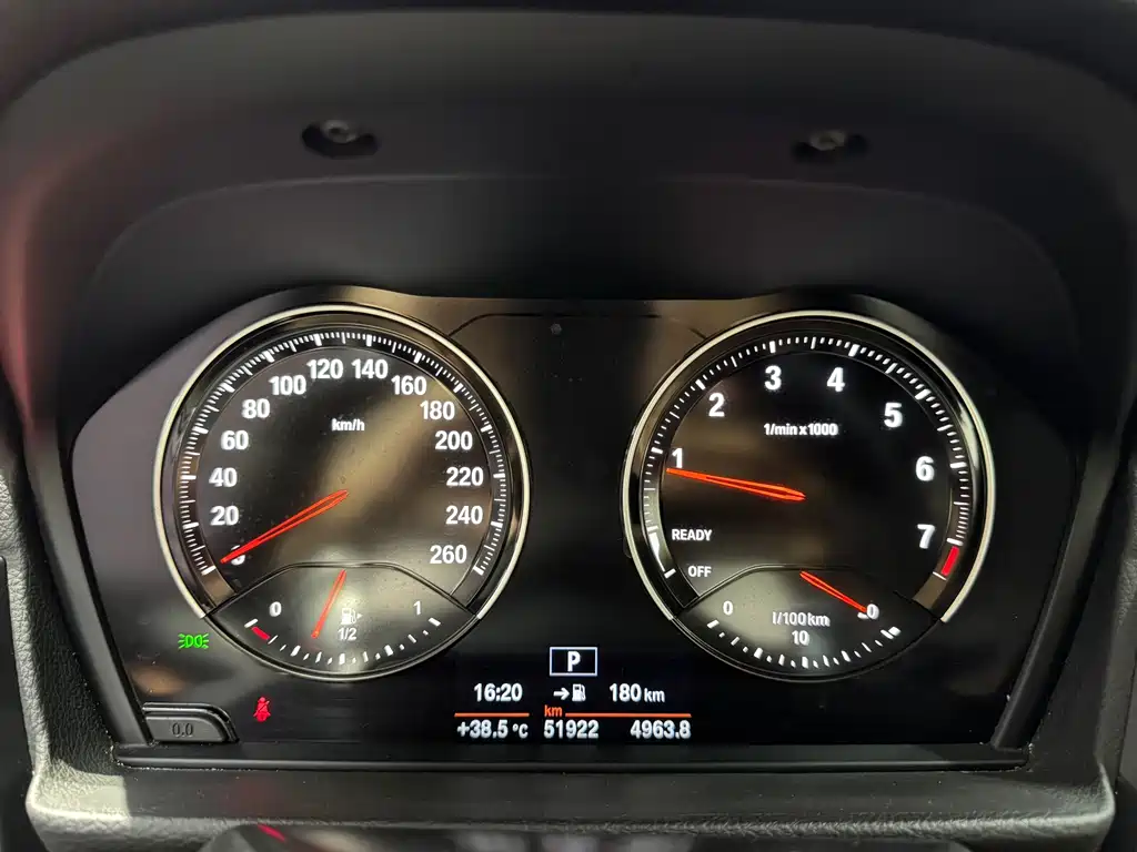 BMW 1 Series 2020 — фото 19