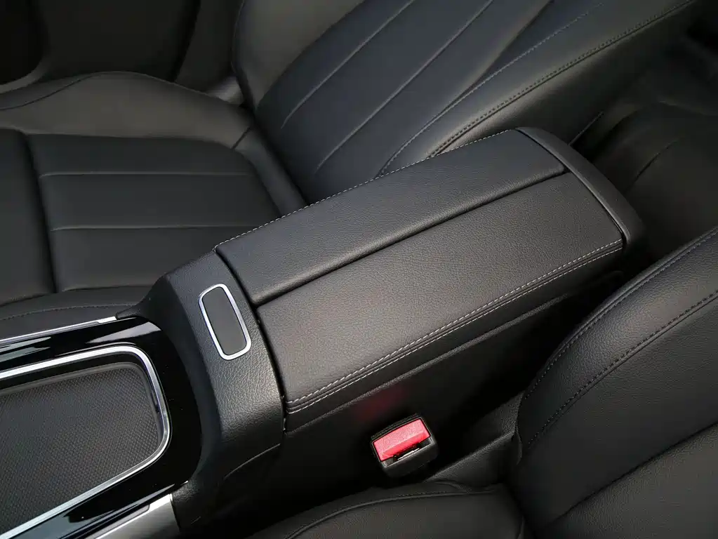 Mercedes-Benz EQB 2025 — фото 13