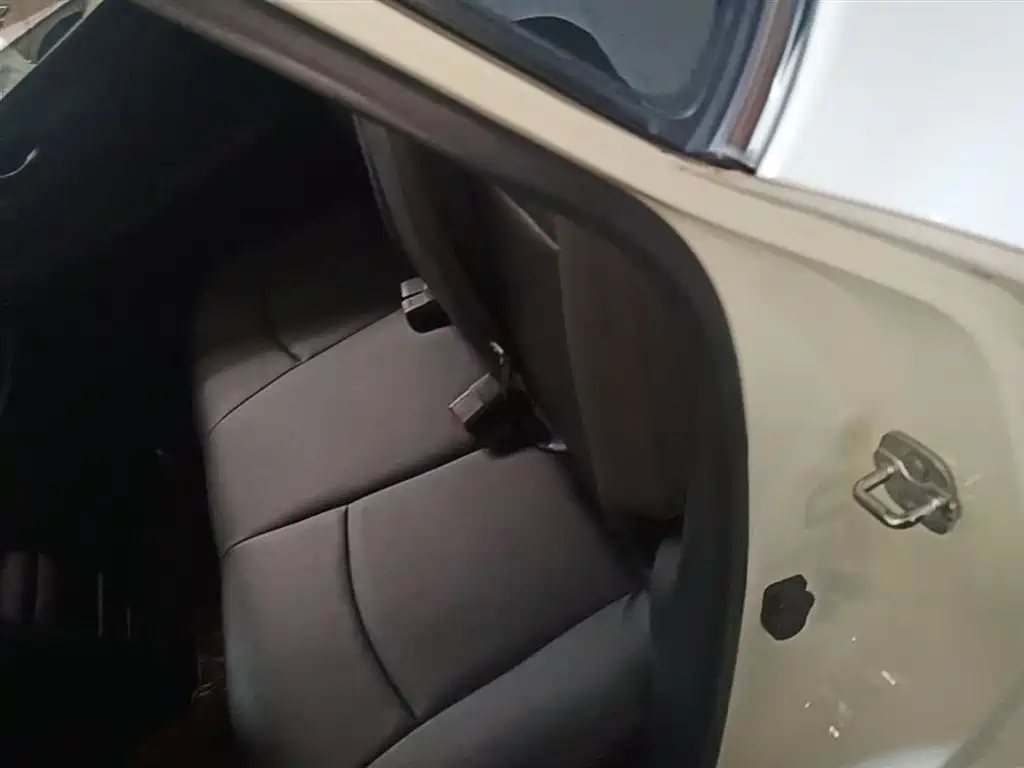 Nissan Tiida 2018 — фото 17