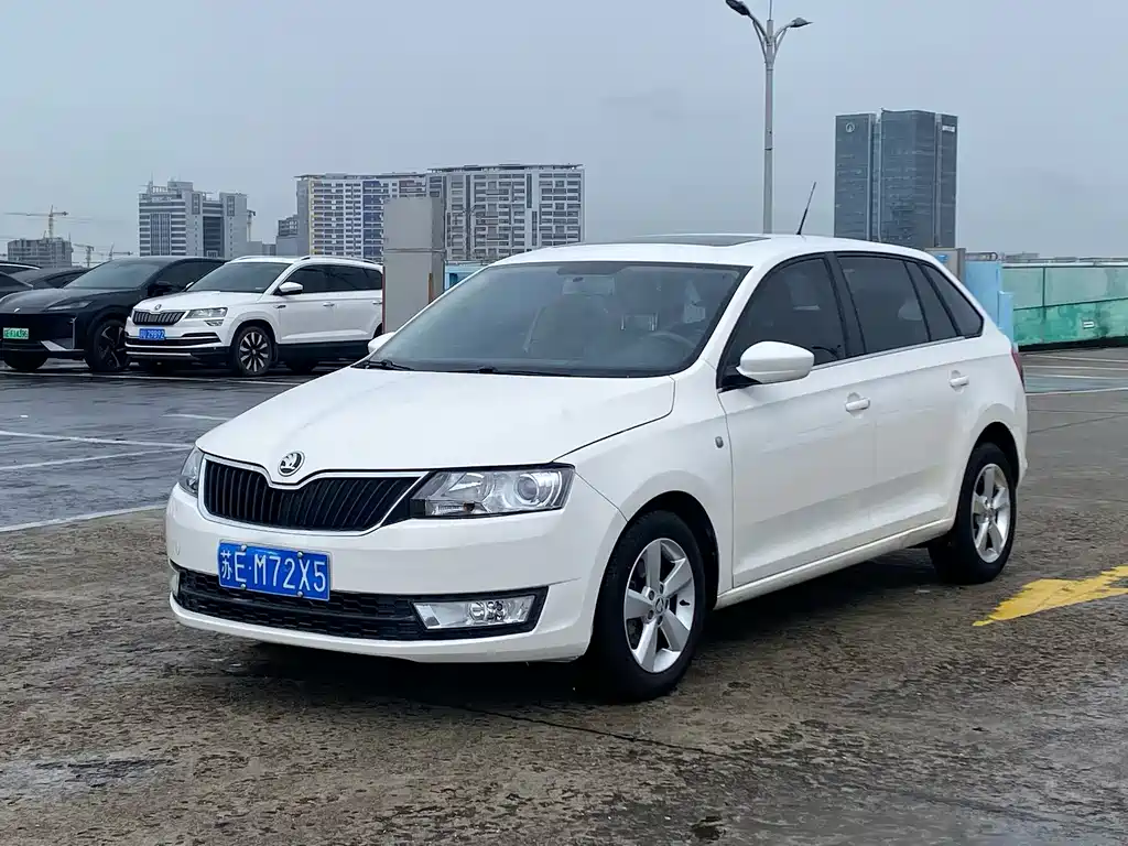 Skoda Rapid Spaceback 2014