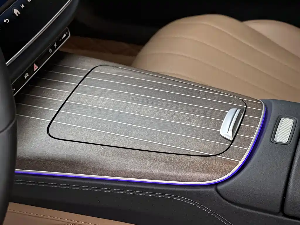 Mercedes-Benz E-Class 2025 — фото 15