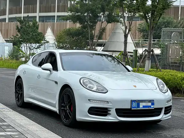 Porsche Panamera 2016