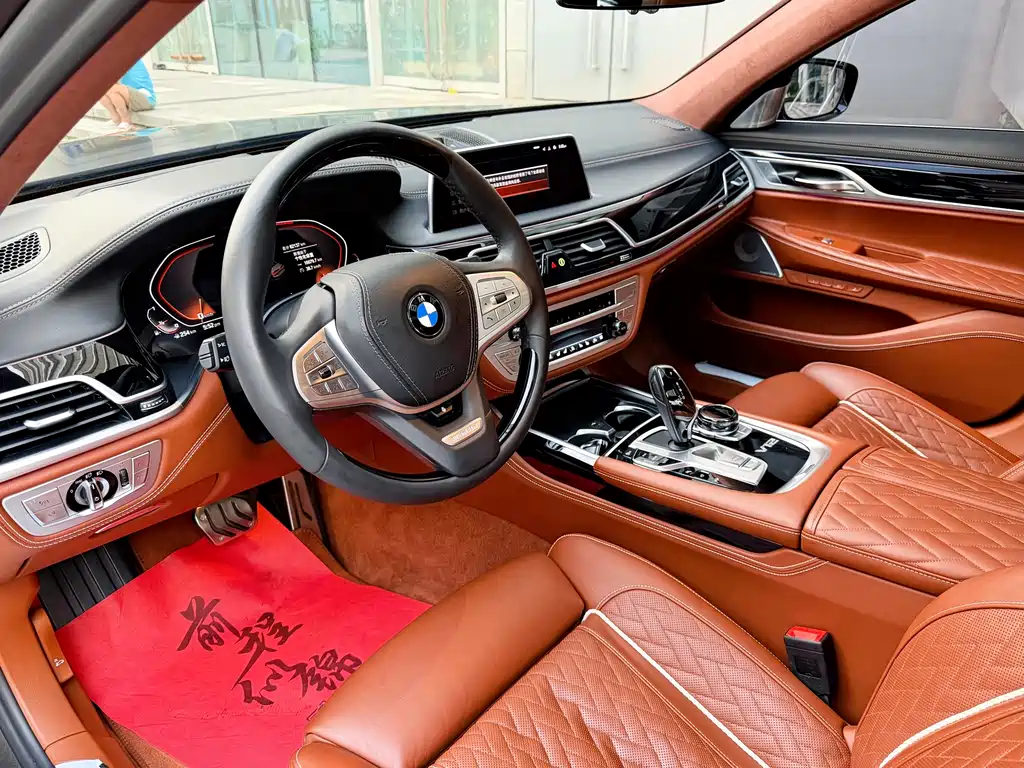 BMW 7 Series 2019 — фото 6