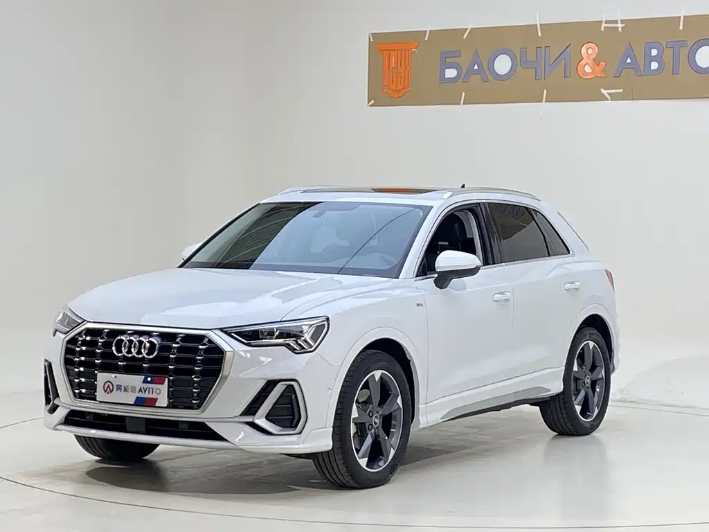 Audi Q3 2022 — фото 1