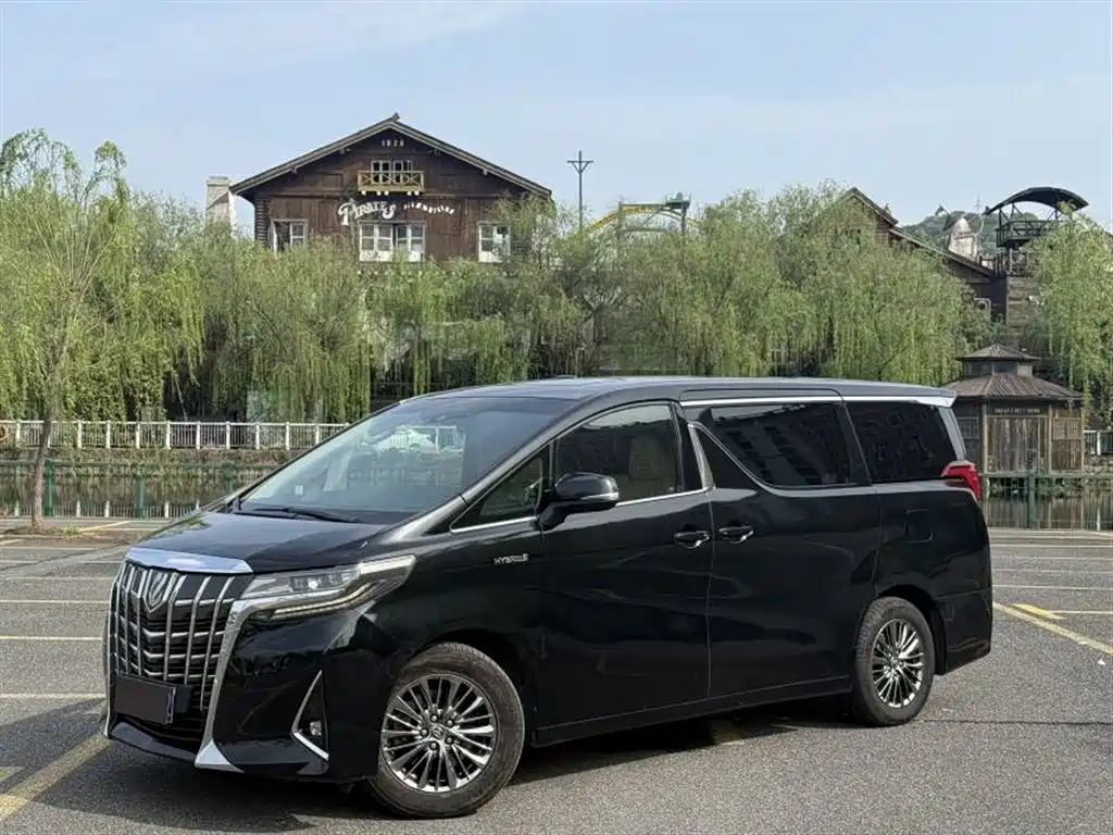 Toyota Alphard 2019 — фото 1