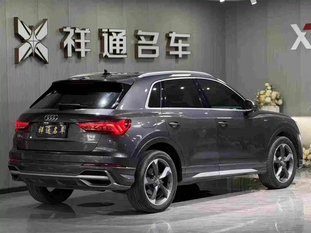 Audi Q3 2019 — фото 10