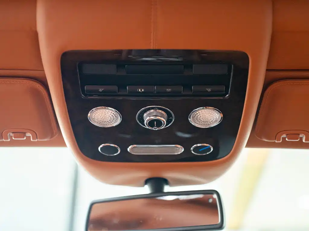 Bentley Flying Spur 2012 — фото 39
