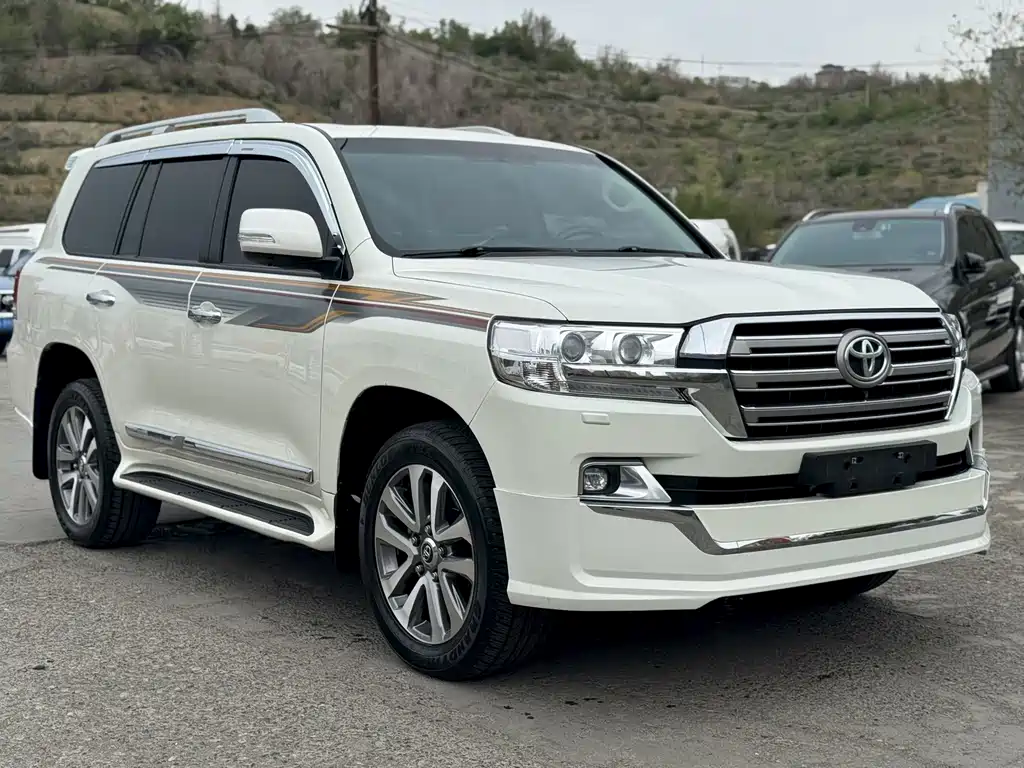 Toyota Land Cruiser 2018 — фото 3