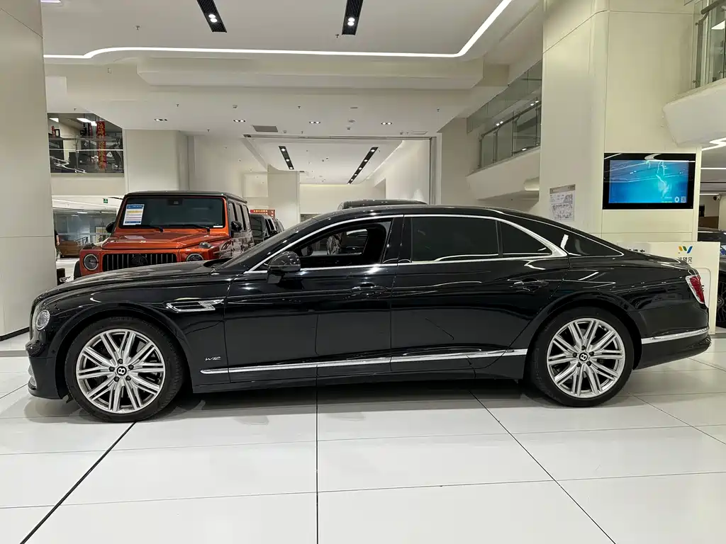 Bentley Flying Spur 2021 — фото 3
