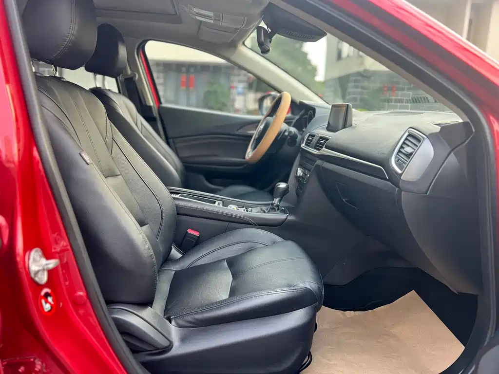 Mazda 3 Axela 2017 — фото 9