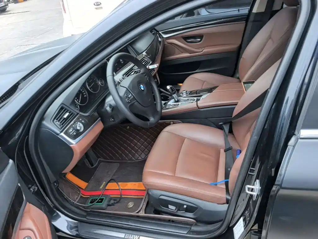 BMW 5 Series 2015 — фото 15