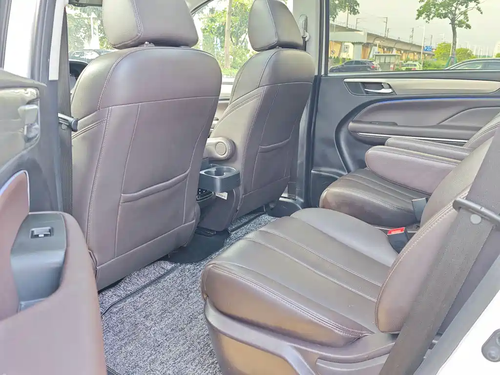 GAC Motor Trumpchi M6 2019 — фото 16