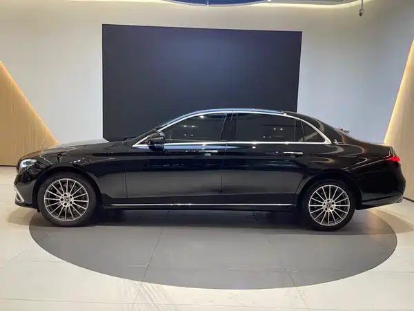 Mercedes-Benz E-Class 2022