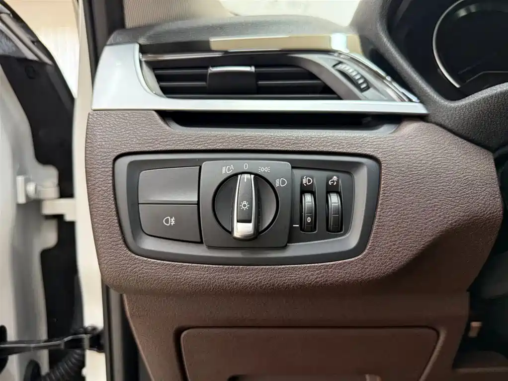 BMW X1 2022 — фото 9
