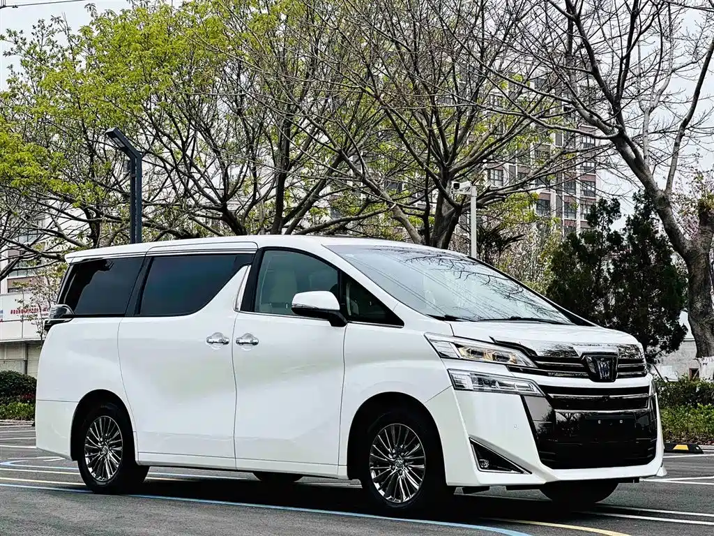 Toyota Vellfire 2023 — фото 3