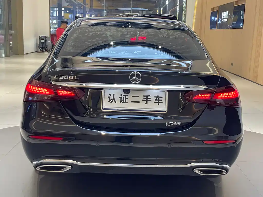 Mercedes-Benz E-Class 2022 — фото 19
