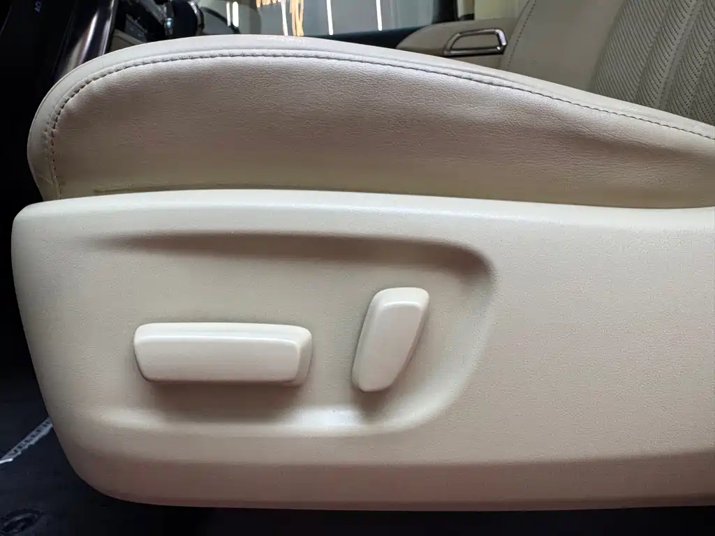Toyota Vellfire 2023 — фото 18