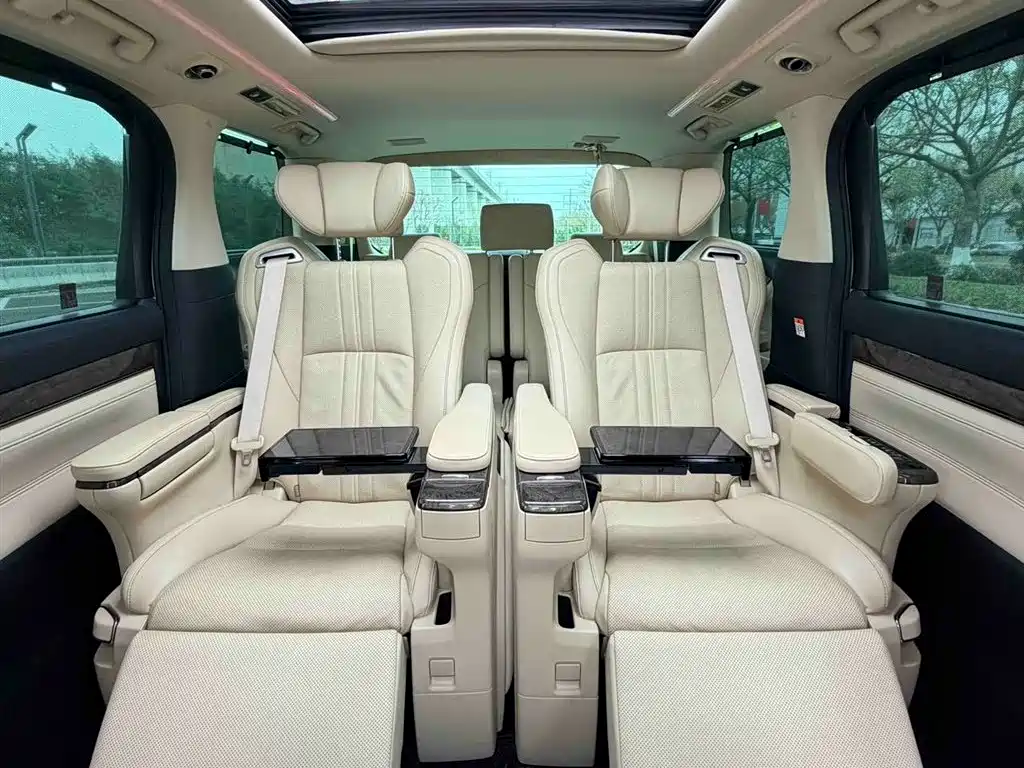 Toyota Vellfire 2023 — фото 6