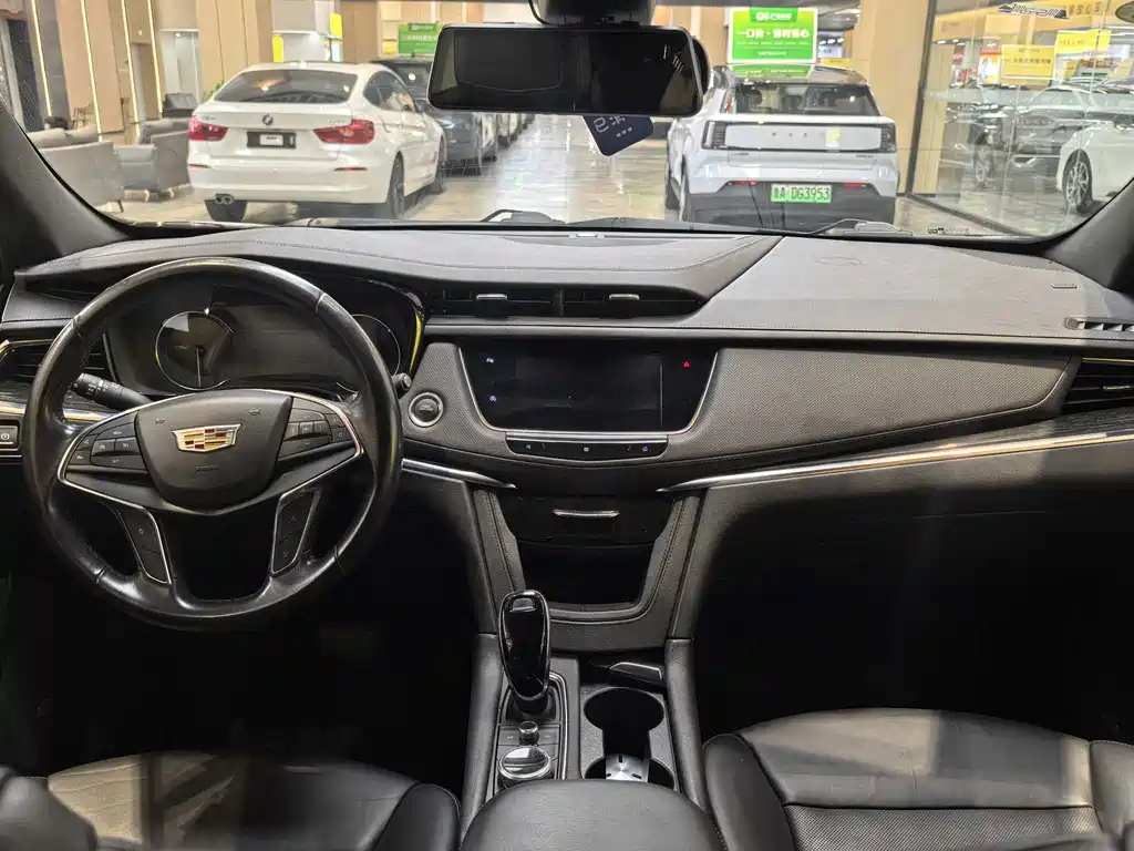 Cadillac XT5 2020 — фото 11