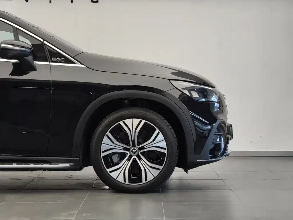 Mercedes-Benz EQE SUV 2025 — фото 17