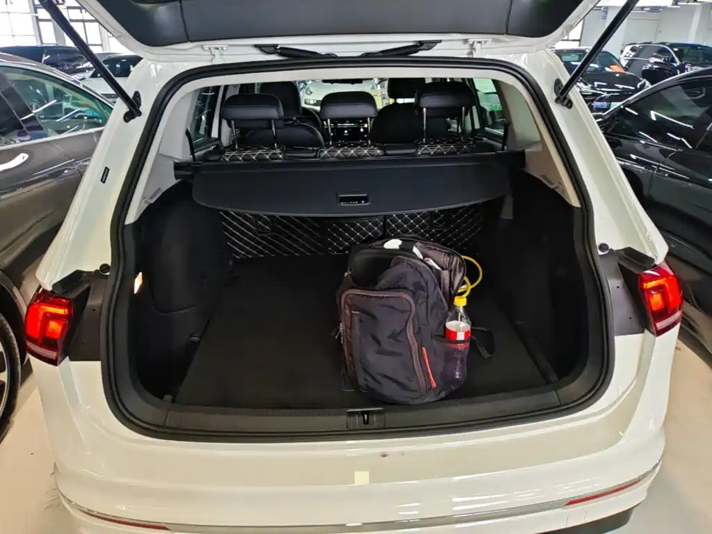 Volkswagen Tiguan L PHEV 2021 — фото 19