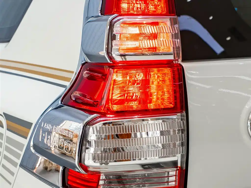 Toyota Prado 2016 — фото 7