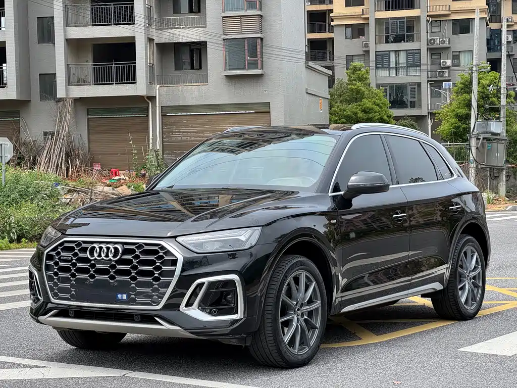 Audi Q5L 2023 — фото 1