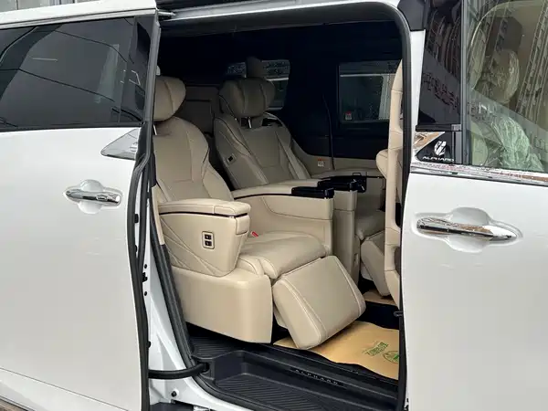 Toyota Alphard 2024