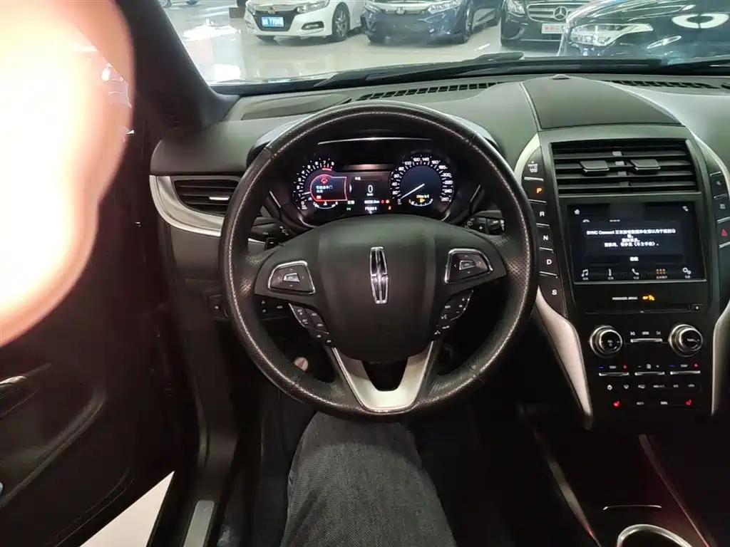 Lincoln MKC 2019 — фото 11