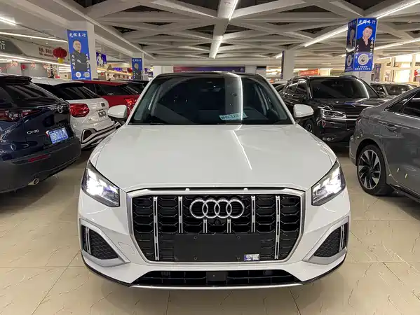 Audi Q2L 2023