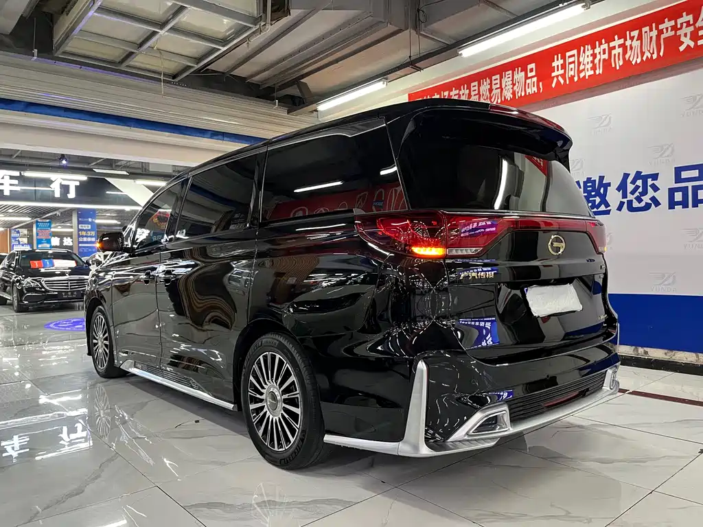 GAC Motor Trumpchi M8 2022 — фото 3