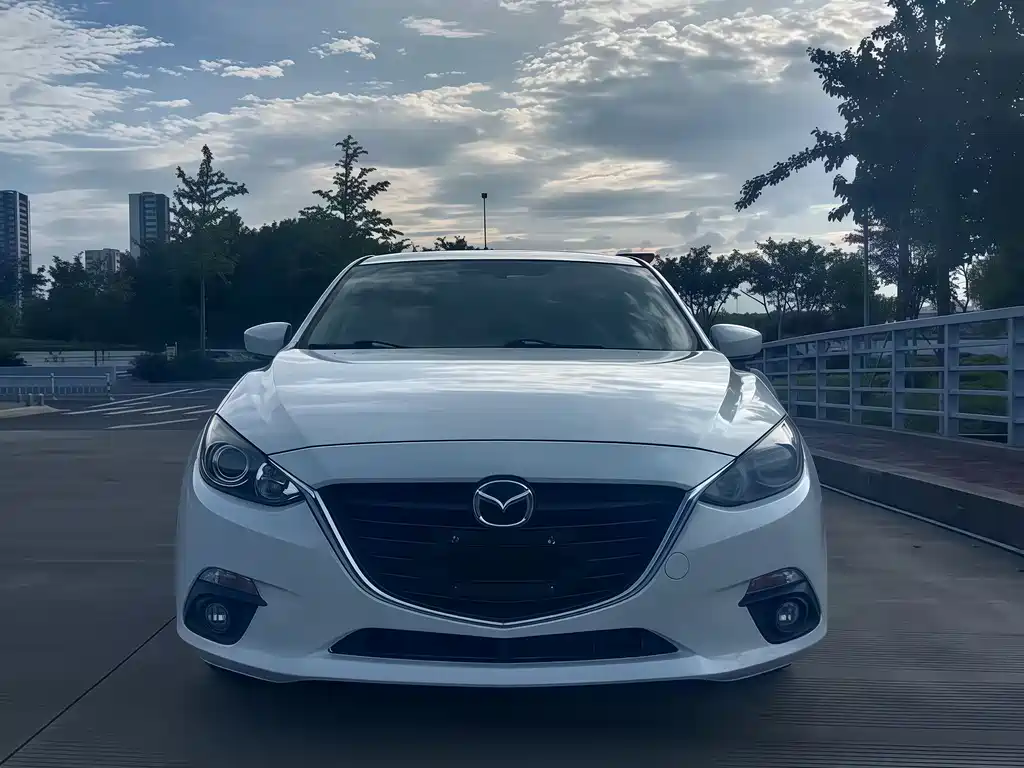 Mazda 3 Axela 2016