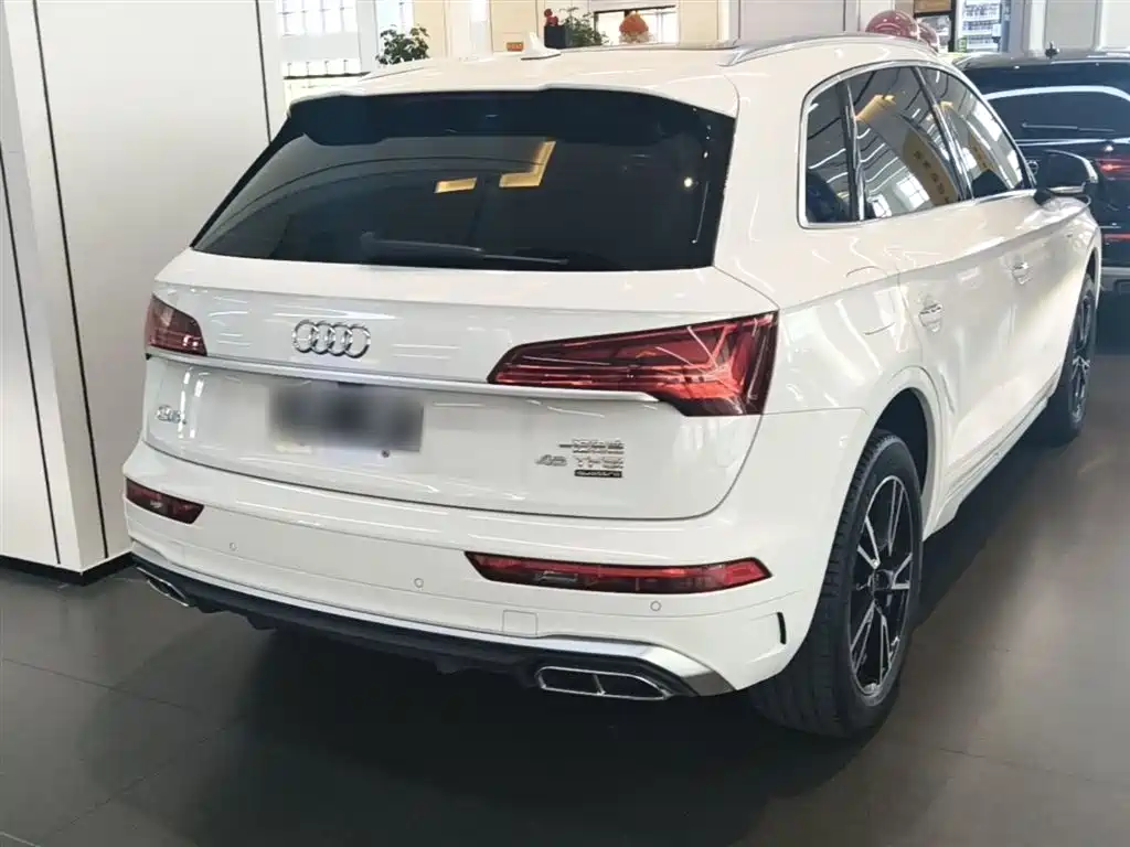 Audi Q5L 2023 — фото 7